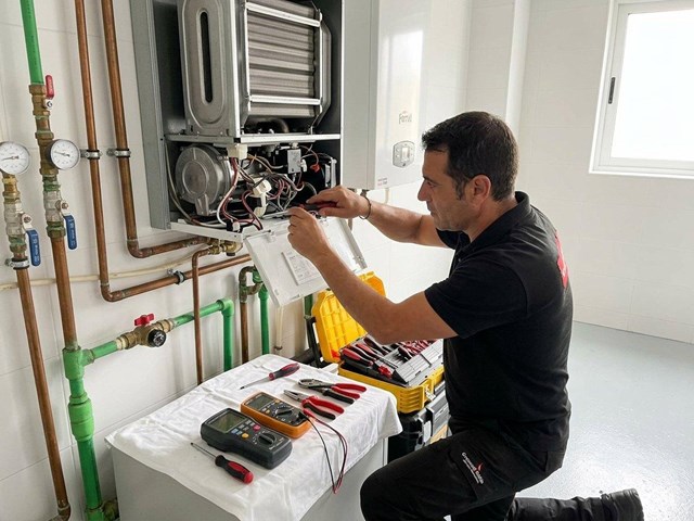 Servicio técnico oficial para reparación de calderas Ferroli en Vigo